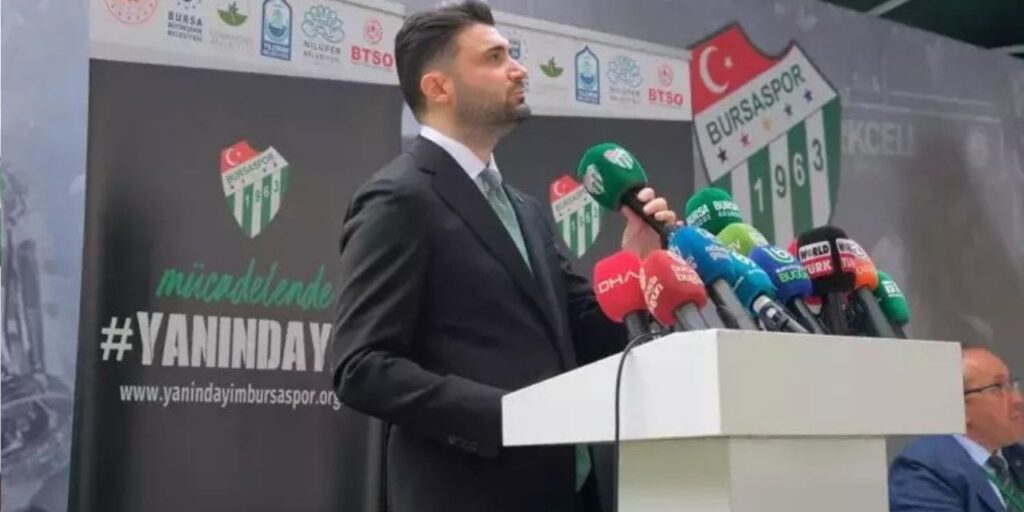 Bursaspor Başkanı Enes Çelik açıkladı. Taraftar bayram etti