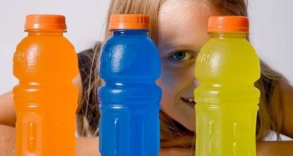 Enerji içecekleri çocukların hayatını tehlikeye atıyor
