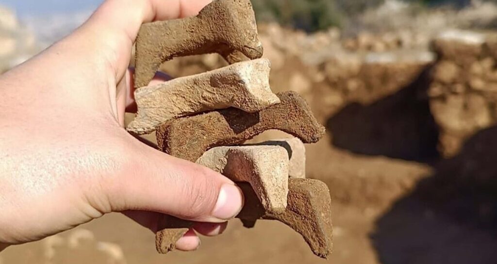 Beçin Antik Kenti’ndeki kazılarda seramik fırınları bulundu
