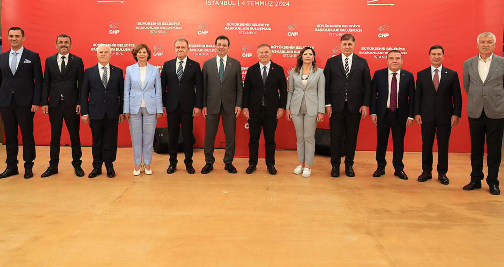 Belediyeleri köşeye sıkıştırmak için her yolu deniyor