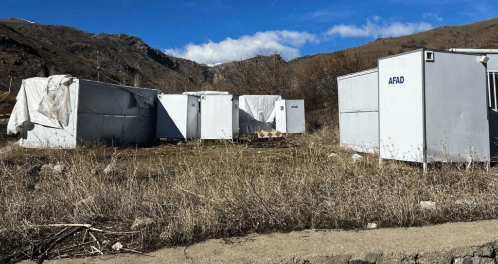 Depremzede beş yıldır konteynerde…