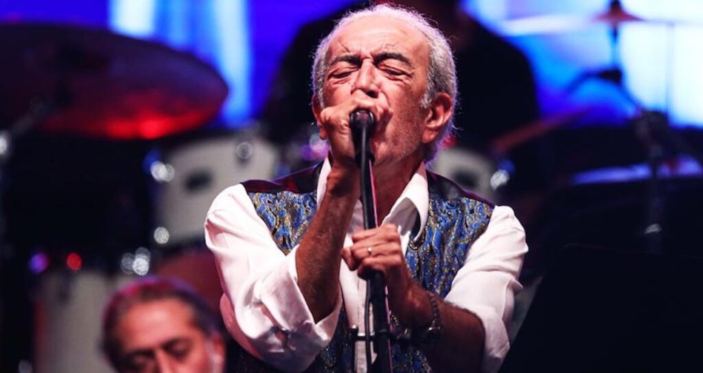 Müzik dünyasının usta ismi Edip Akbayram tekrar ameliyat olacak