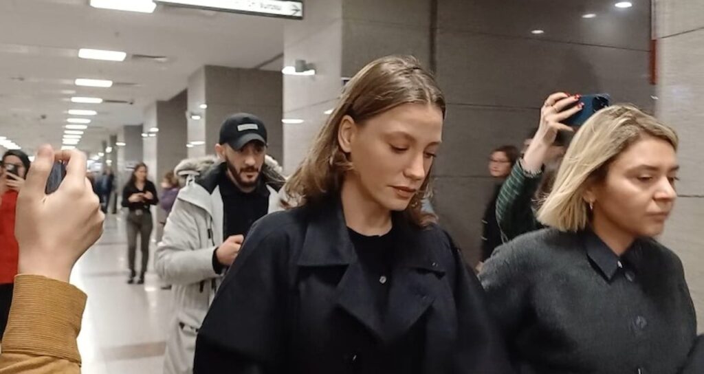 Serenay Sarıkaya ifade vermek için adliyeye geldi