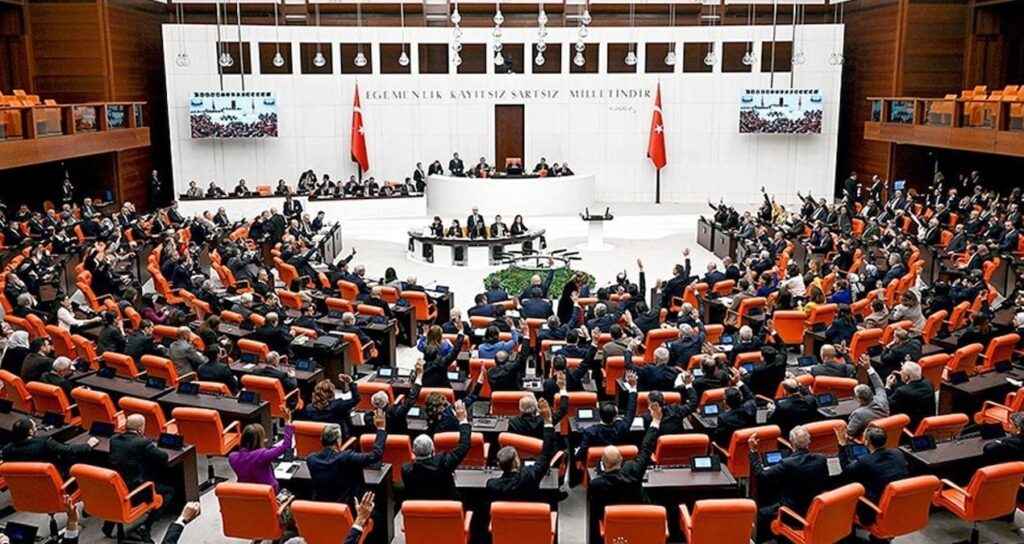 Çiftçiye bir darbeyi de AKP ve MHP’den