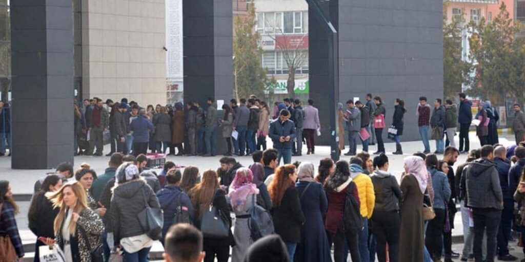 DİSK-AR: 11 buçuk milyon vatandaş işsiz