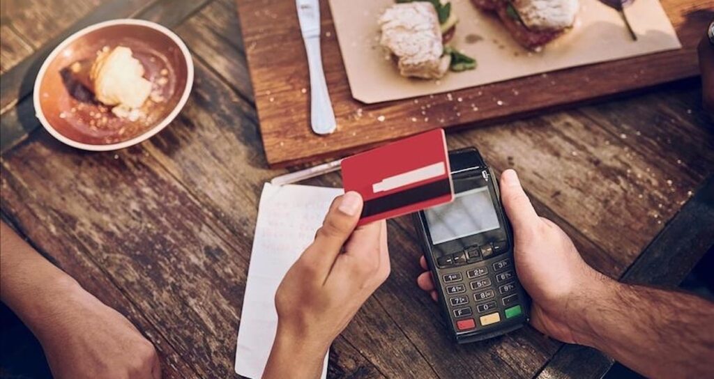 İşte restoranların gizli ücret oyunu