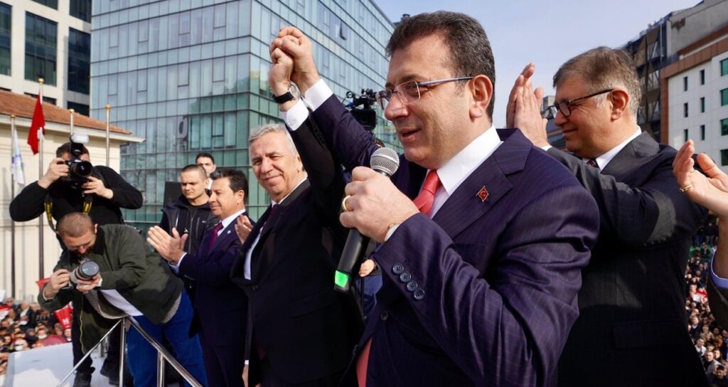 Mansur Yavaş’tan ön seçim sorusuna anketle yanıt!