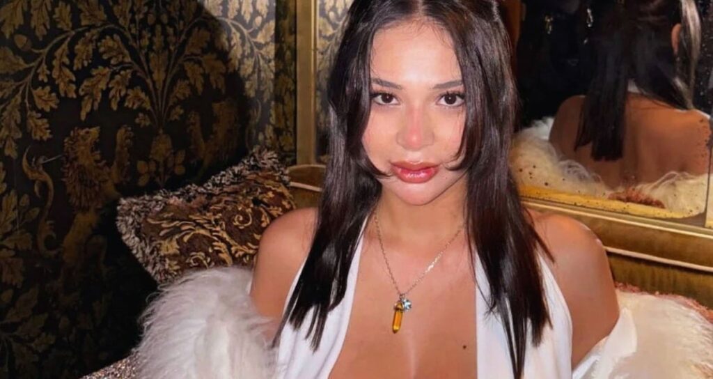 Merve Taşkın kelepçeyi fotoğrafla duyurdu: Başka renk getirmemişler