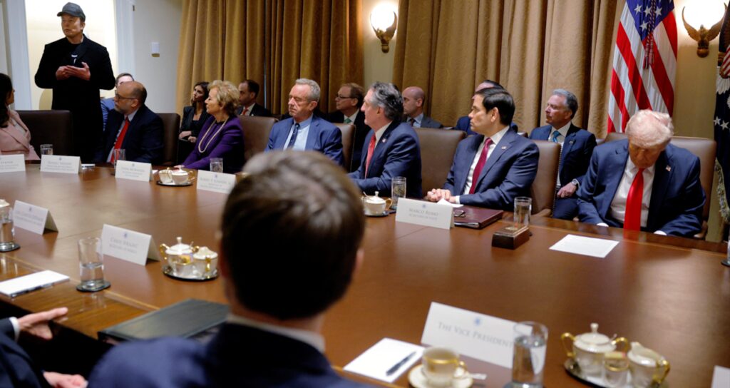 Musk ilk kabine toplantısında uyardı: ‘Ülke iflasın eşiğinde’