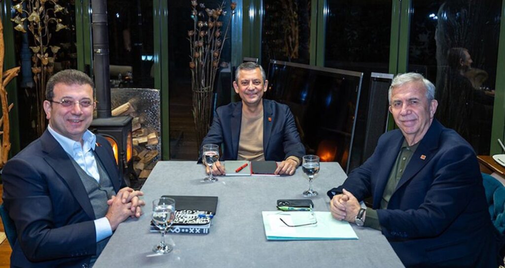 Özgür Özel adaylık sürecini doğru mu yönetiyor?