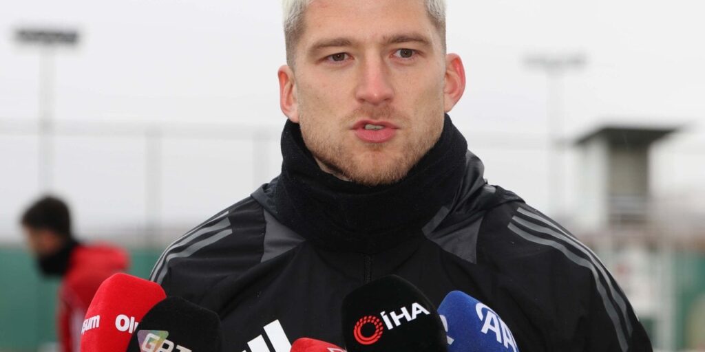 Tartışılan penaltı için defteri kapattı