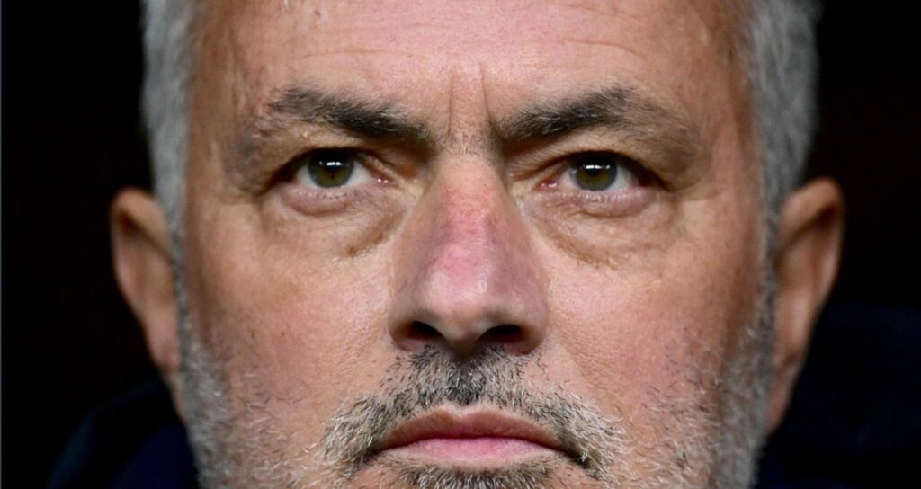 TFF ‘ırkçılık yok’ dedi! Mourinho’yu bekleyen ceza…