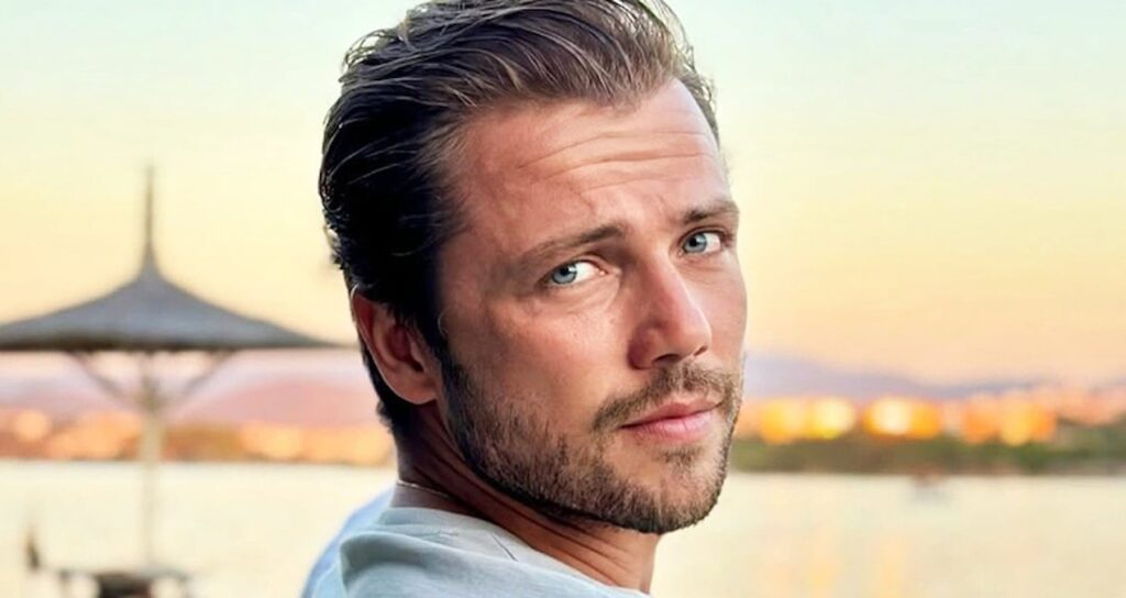 Tolga Sarıtaş kaza geçirdi