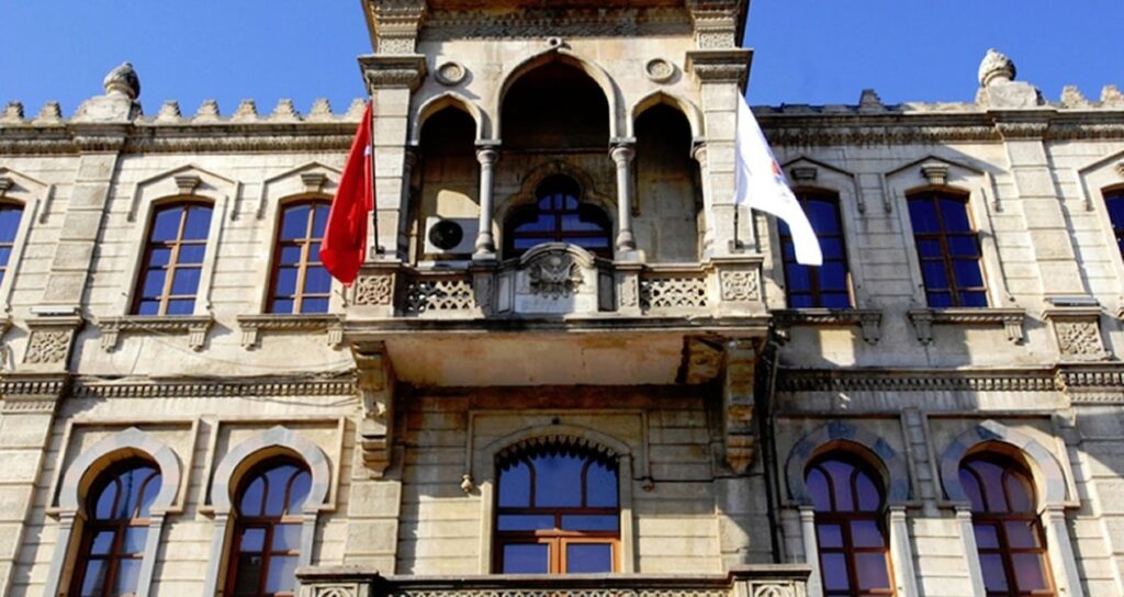 AK Parti’li belediyeden kadın çalışanlarına skandal koşul