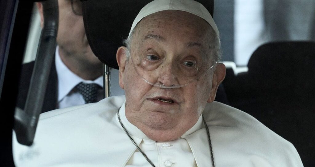 Doktorundan şok sözler: ‘Papa, kendi kusmuğunda boğuluyordu’