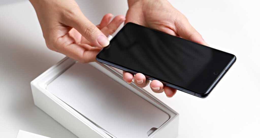 İşte bu yüzden yeni bir telefon aldığımızda artık şarj aleti ve kulaklık verilmiyormuş