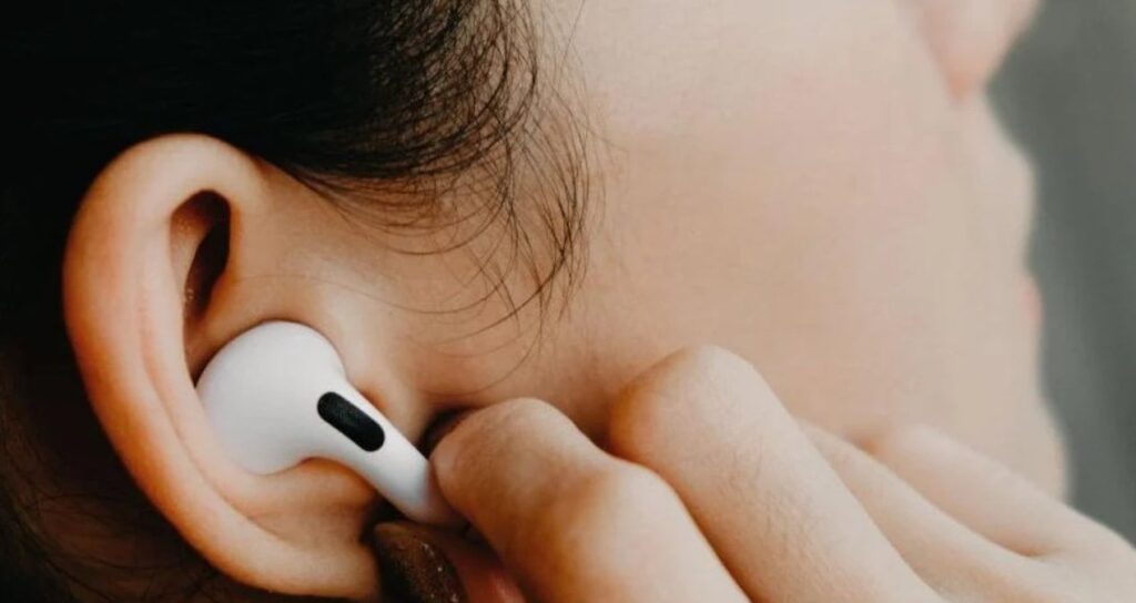 Kameralı kulaklıklar yolda!