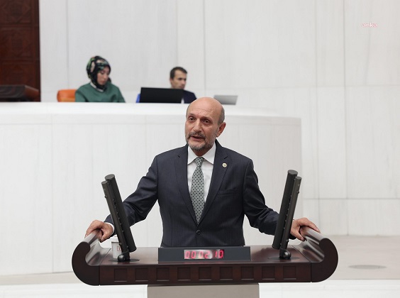 Bozbey harici gülümseyen var mı?