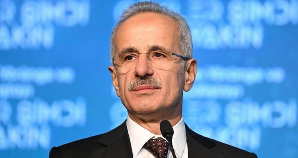 Bakan Uraloğlu, depremden sonra çekmeyen GSM operatörleriyle toplantı yapacak