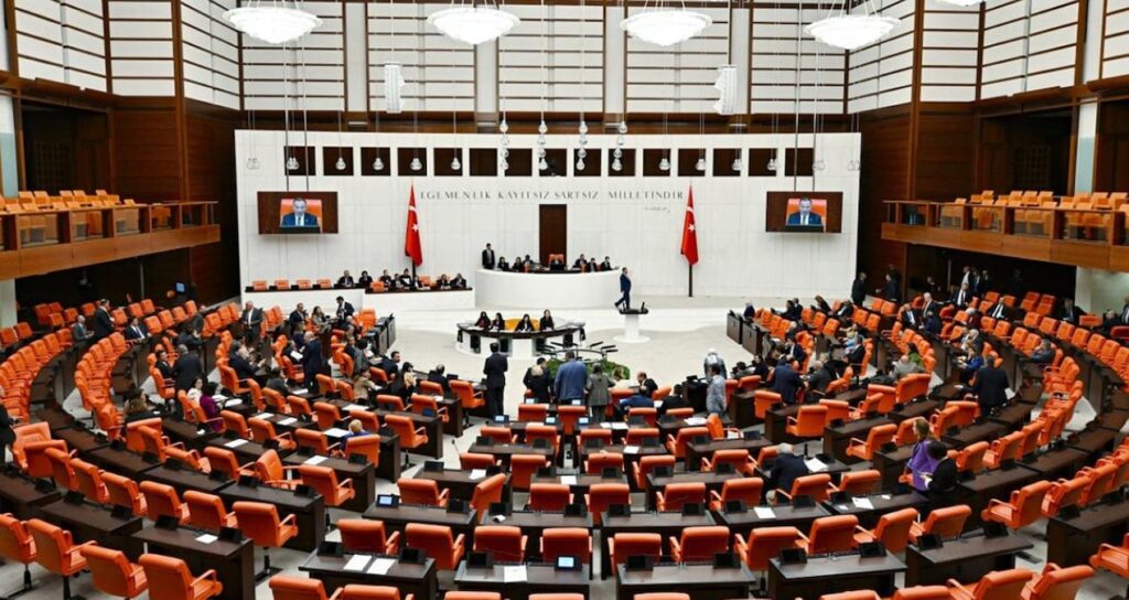 Çifte maaşa yeni yol buldular