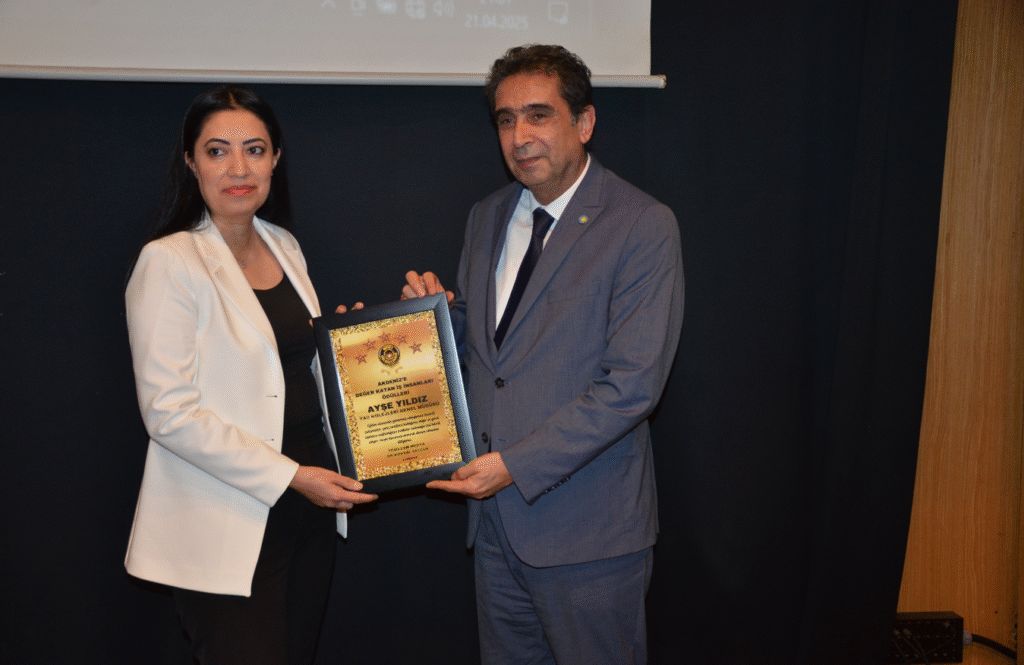 EĞİTİMDE VİZYONUN ADI: TAC KOLEJLERİ GENEL MÜDÜRÜ AYŞE YILDIZ’A “EĞİTİMDE LİDERLİK VE VİZYON ÖDÜLÜ”