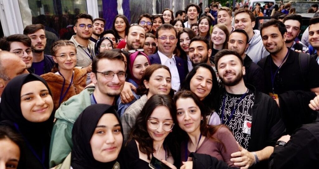 Ekrem İmamoğlu 100 bin öğrenciye seslendi