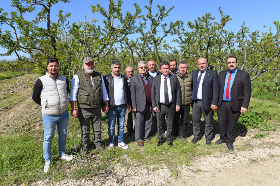 Erkan Aydın zirai don mağduru çiftçileri yalnız bırakmadı