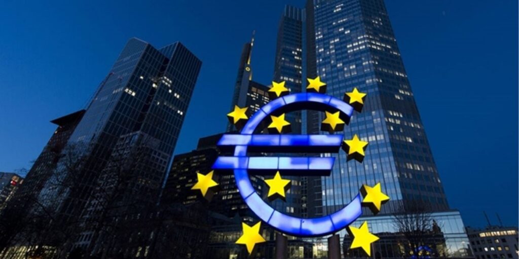 Euro Bölgesi borç yükü büyüyor!