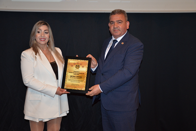 GÜZELLİĞİN ZARAFETLE BULUŞTUĞU İSİM: M ESTHETIC BEAUTY SAHİBİ MİTRA LAKİAN’A “YILIN BAŞARILI GÜZELLİK GİRİŞİMCİSİ” ÖDÜLÜ