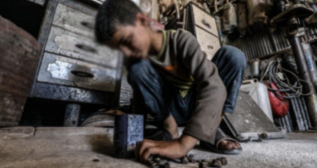 Her 4 çocuktan bir çalışıyor