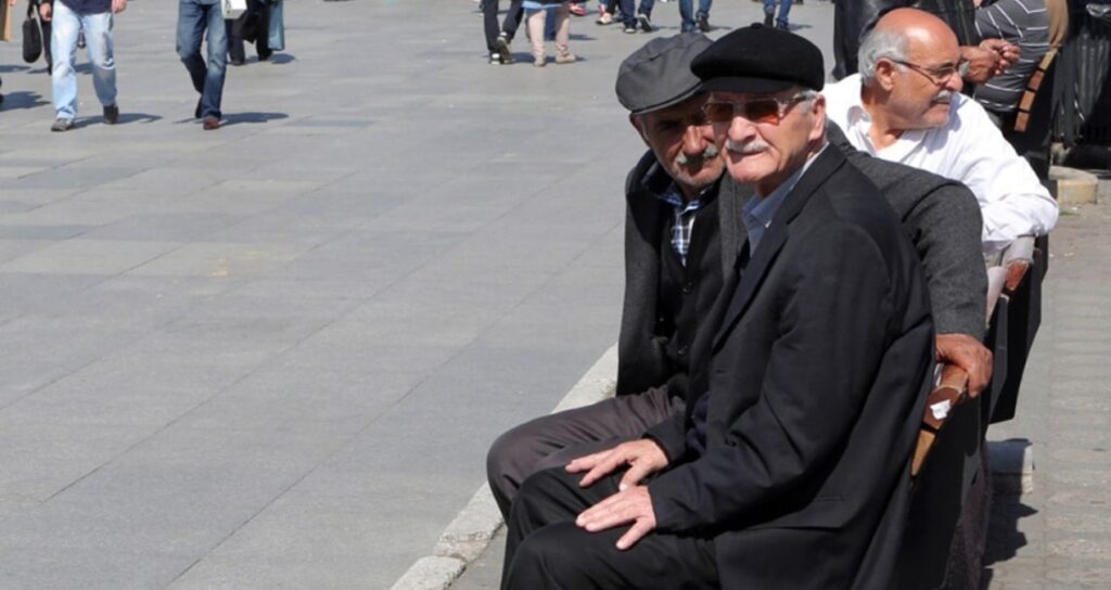 Memur ve emekli enflasyona yenilecek