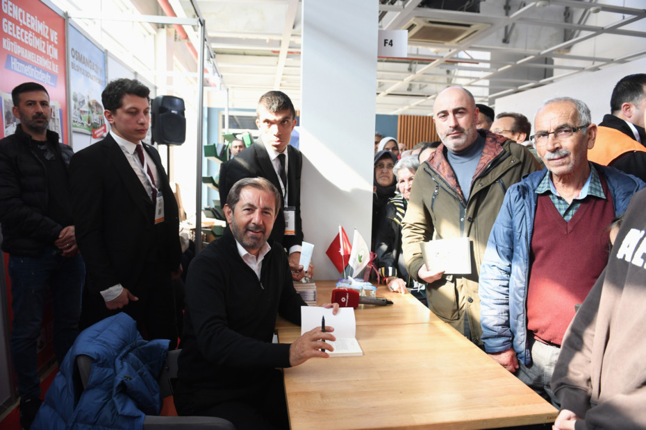 Osmangazi Belediyesi Serhan Asker’i okurlarıyla buluşturdu