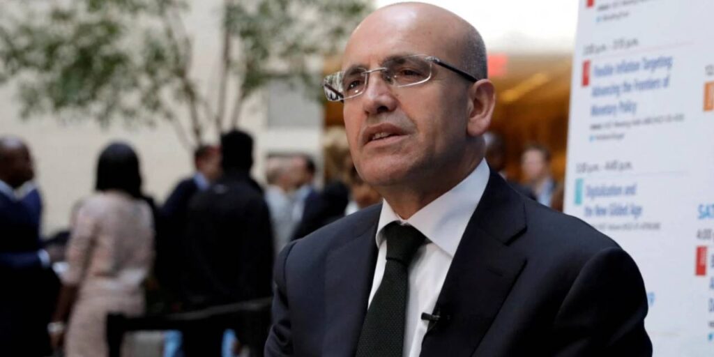 Şimşek kaçan yatırımcının peşinde: ABD’ye gidiyor