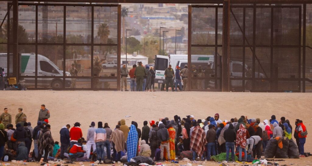 Trump yönetimi, 1 yılda 1 milyon insanı sınır dışı edecek