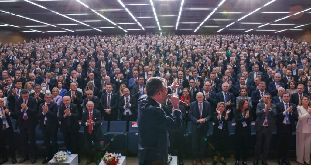 Usulsüz ihaleleri ifşa eden vekiller rekor oyla PM’ye seçildiler