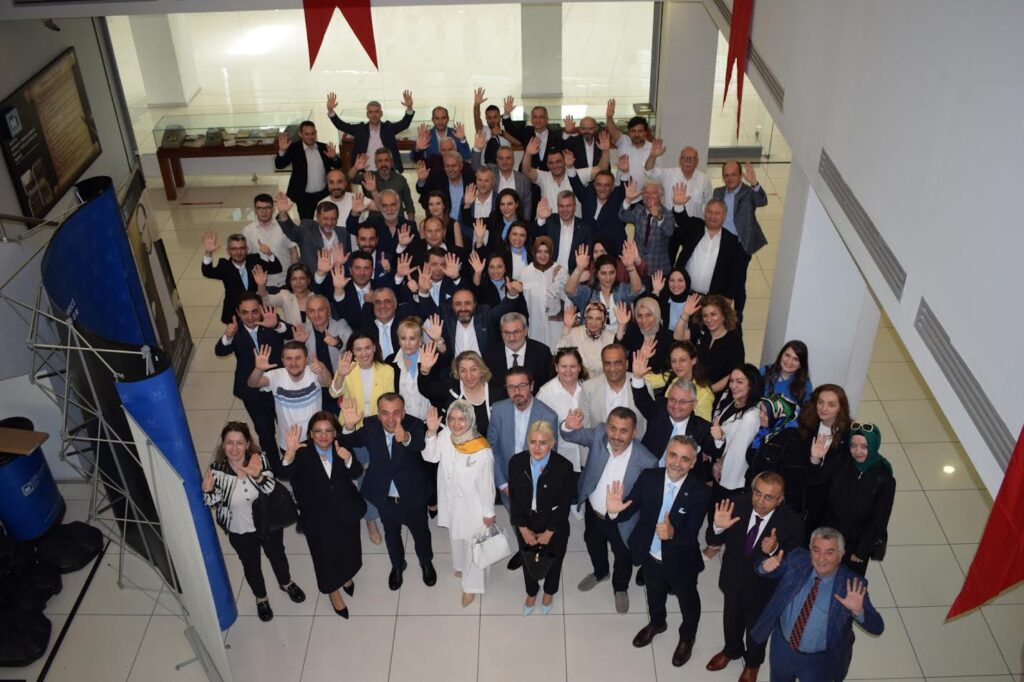 BURSA MESLEKTE DAYANIŞMA VE BİRLİK GRUBU ADAY TANITIM TOPLANTISI İLE İDDİASINI ORTAYA KOYDU