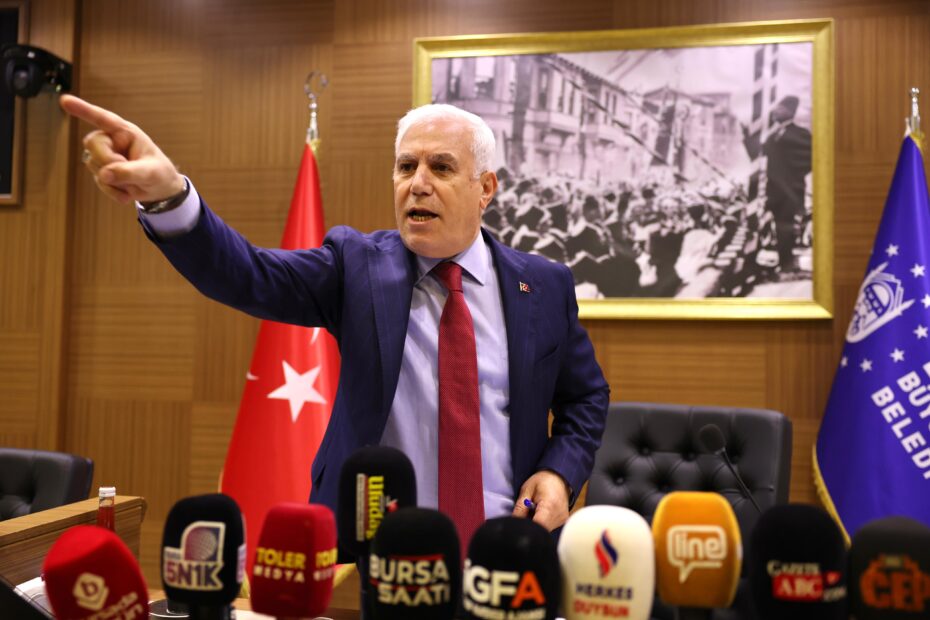 Bozbey’den Büyükşehir Meclisi’ndeki hakaret ve saldırıya kınama