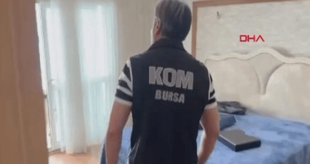 Bursa’da 1013 adet altın ve gümüş sikke ile kağıt para yakalandı