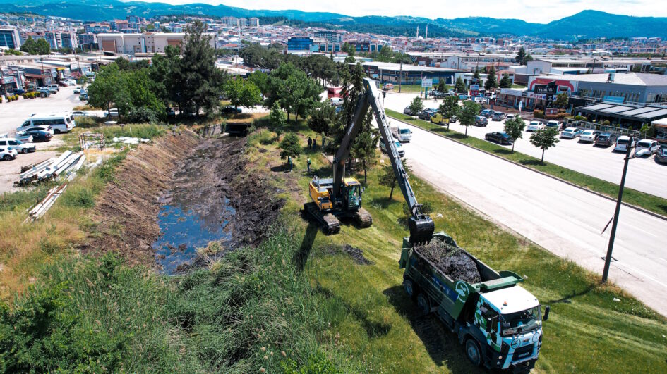 Büyükşehir’den temiz çevre için yoğun mesai