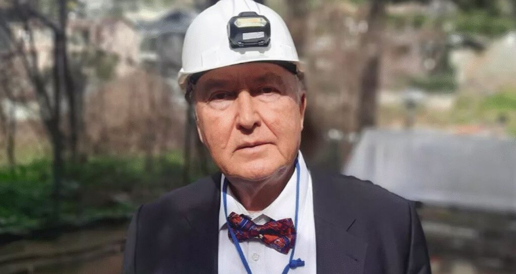 Deprem bilimci Ahmet Ercan beyin kanaması geçirdi