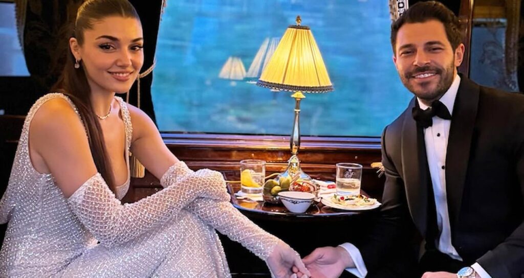 Hande Erçel ve Hakan Sabancı Roma-Paris treninde aşka geldi