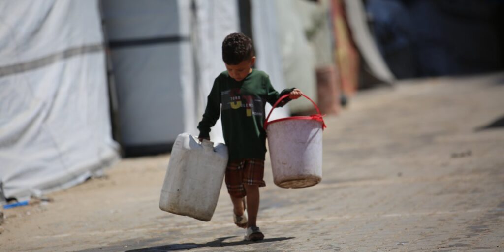 İsrail saldırıları altındaki Gazze’de su krizi devam ediyor