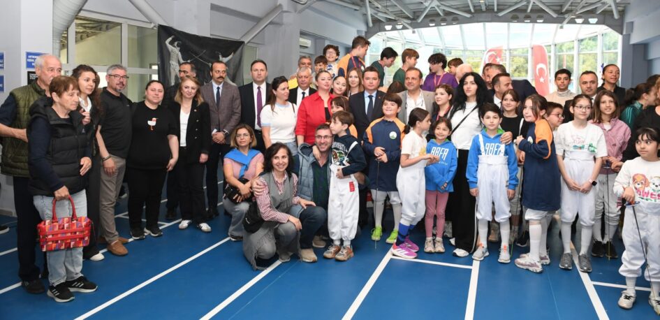 Osmangazi Belediyesi’nden eskrim salonu