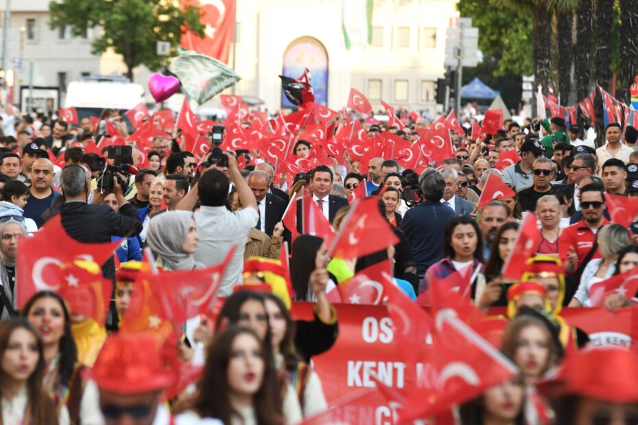 Osmangazi’de binlerce kişilik 19 Mayıs korteji