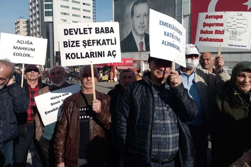 Kenan Pars: “Annelerimizin Omuzlarındaki Yük Hafifletilmeli, Emeklilere Seyyanen Zam ve İntibak Şart”