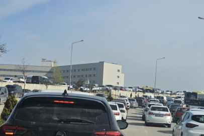 Bursa Şehir Hastanesi Otoparkında Kriz Derinleşiyor: Hastane mi, Trafik Labirenti mi?