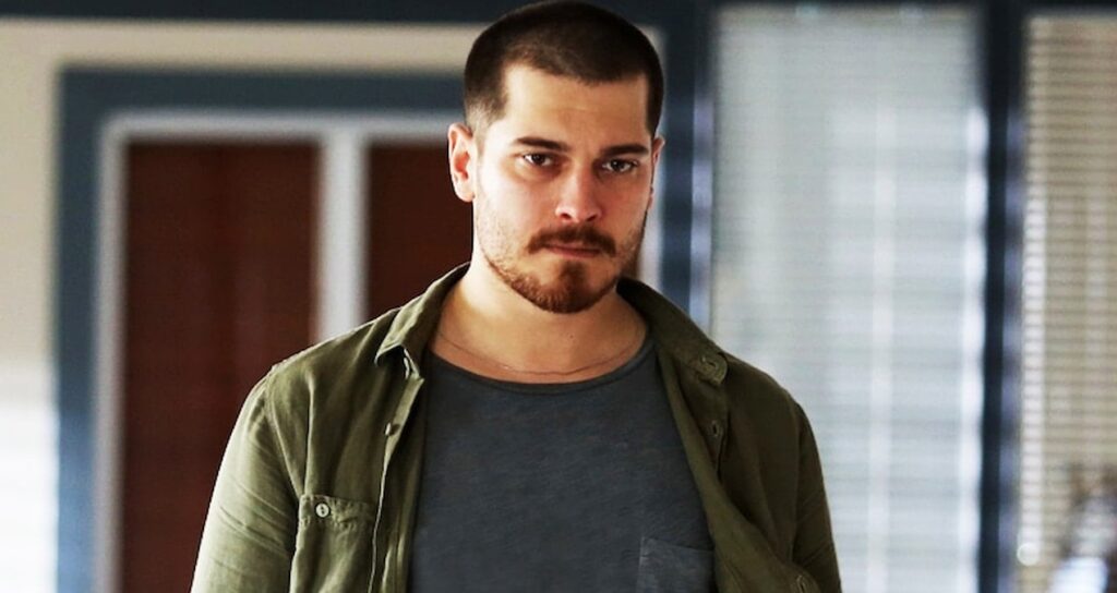 Çağatay Ulusoy komşunun vatandaşı oldu