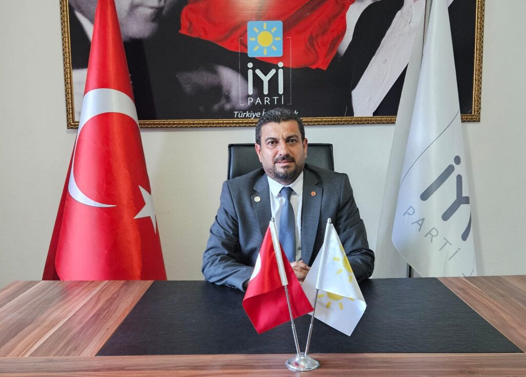 Halis Çelik’ten Sert Eleştiri: “Gemlik Belediyesi İhtiyaç Sahibine Ekmek Değil, İndirimli Pasta Satıyor!”