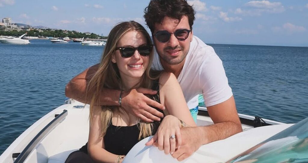 Eda Ece ile Buğrahan Tuncer’in tekne keyfi