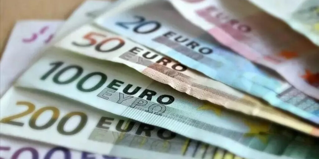 Euro rekor kırdı: Gerilim tırmandıkça dengeler şaştı